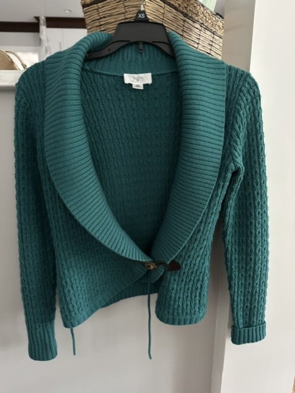 Ann Taylor LOFT Knit long sleeve cardigan Size XS